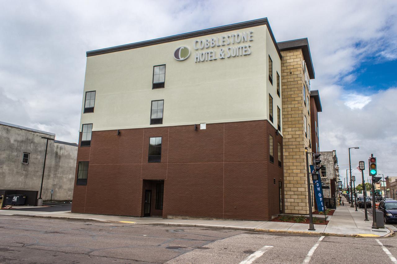 Cobblestone Hotel & Suites - Chippewa Falls Dış mekan fotoğraf