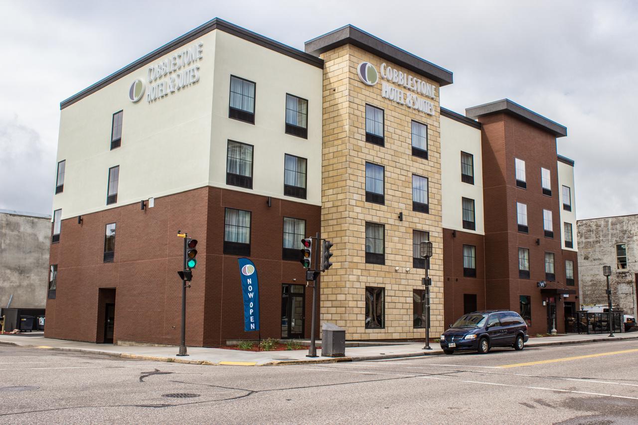 Cobblestone Hotel & Suites - Chippewa Falls Dış mekan fotoğraf